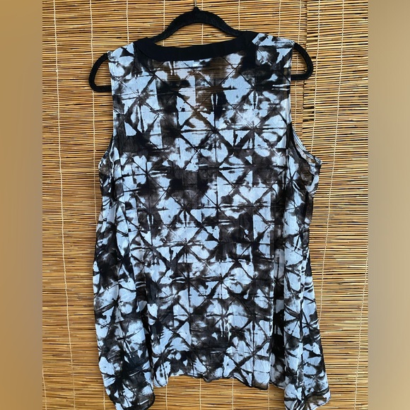 Alfani Woman Sleeveless Top.  2x - Picture 3 of 4